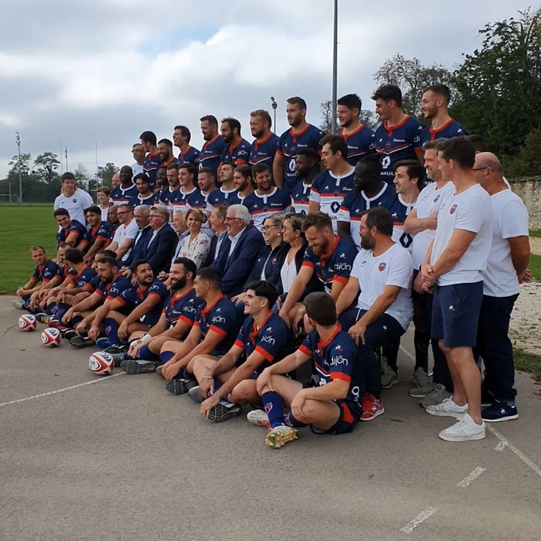 L'équipe du Stade Dijonnais au grand complet il y a deux semaines lors de la photo officielle